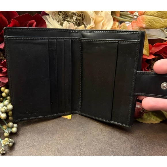 Vintage PRADA Black Spazzolato Leather With Contrast Logo Compact Snap Wallet - Picture 12 of 16